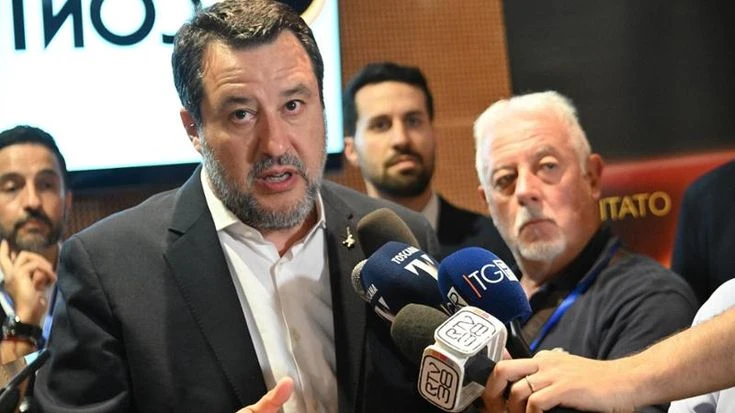Taser, è polemica. Il papà della vittima di Pescara: “Necessario usarlo?”. Salvini: “Evita i reati”