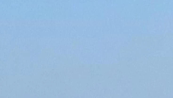 Ucraina, droni russi colpiscono un edificio a Poltava: il momento dell'esplosione