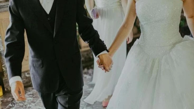 Alghero, nozze da incubo: lo sposo sorpreso a letto con una parente stretta della sposa