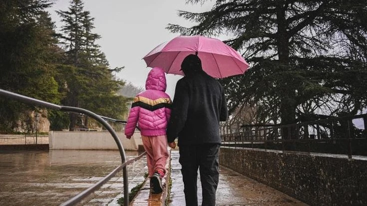 Previsioni meteo, cambio dell’armadio rimandato: le temperature restano sotto la media