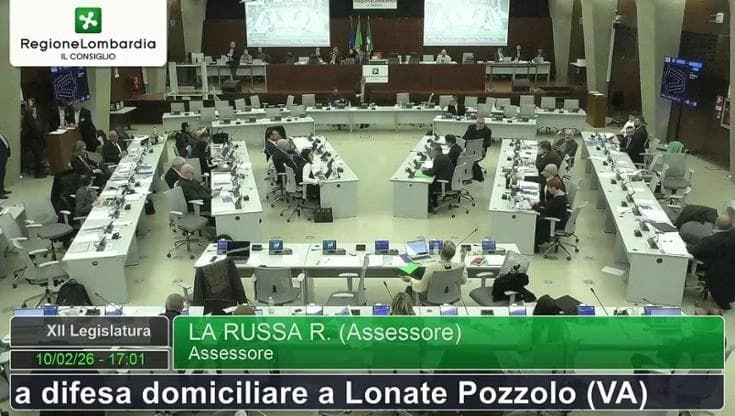 Forza Italia esce dall'aula quando parla Romano La Russa. E lui: 