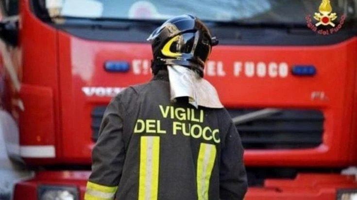 Crolla edificio dopo un’esplosione nel Fermano, un morto e due dispersi