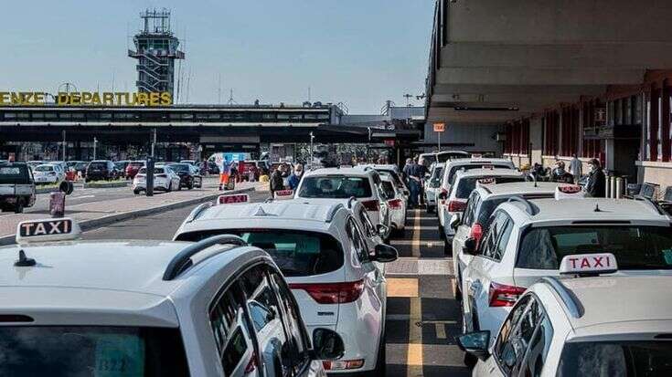 Il costo della corsa in taxi da Malpensa a Parabiago lievita da 70 a 110 euro e il pos “non funziona: solo contanti”: la denuncia social di una famiglia