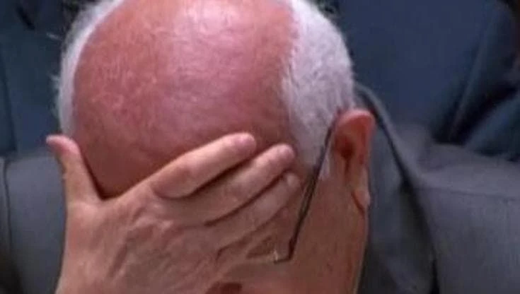 Gaza, l'ambasciatore palestinese all'Onu scoppia in lacrime: 