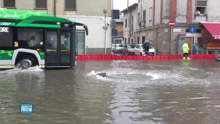 Maltempo, allagato Ponte Lambro a Milano. I residenti: 