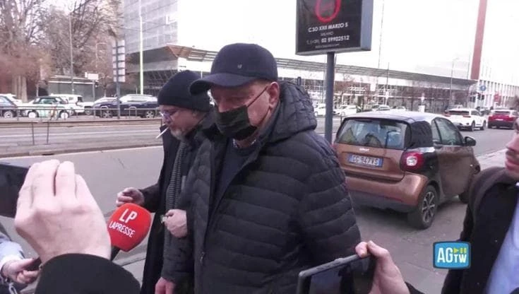 Cecchini a Sarajevo, l'80enne indagato esce dal tribunale di Milano dopo l'interrogatorio