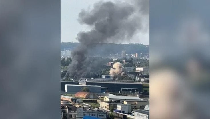 Russia, droni ucraini colpiscono la fabbrica di componenti elettronici: il video