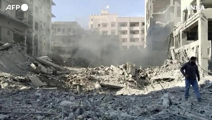 Libano, la devastazione a Tiro: i palazzi distrutti dopo il nuovo attacco israeliano