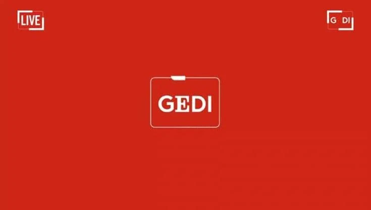 Milano, protesta davanti al Comune contro il sindaco Beppe Sala - la diretta