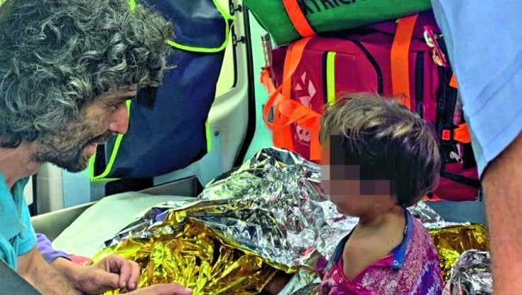 Il bimbo scomparso e poi ritrovato: anche il fratellino si allontanò, e ora si muovono Procura dei minori e assistenti sociali