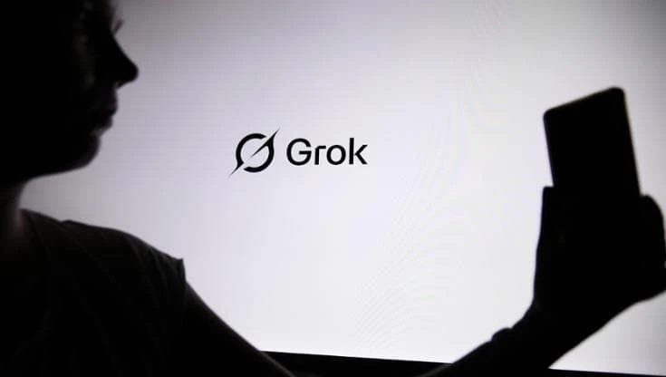L’IA di Musk per qualche ora ha risposto sempre con una teoria sul “genocidio bianco”