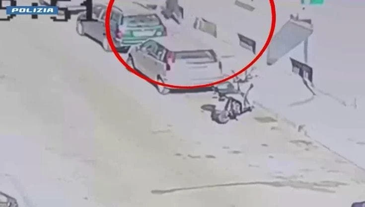 Milano, strappano la collana a un anziano: fermati due 19enni