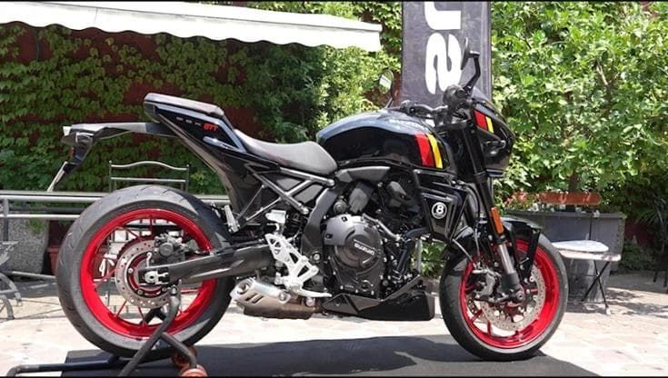 Suzuki GSX 8 T e 8TT, nel futuro con un occhio al passato