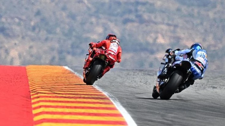 MotoGp, i Marquez suonano la solita sinfonia anche in Aragona: Marc in pole, poi c’è Alex