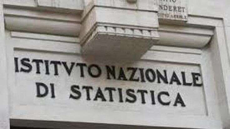 Istat, gli stipendi aumentano più dell’inflazione. Ma quasi 7 milioni di italiani aspettano il rinnovo del contratto