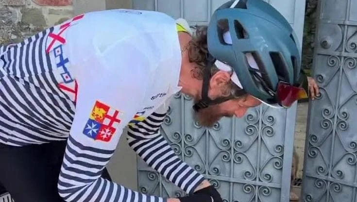 Jovanotti in bici da Cortona in Friuli per il No Borders Music Festival