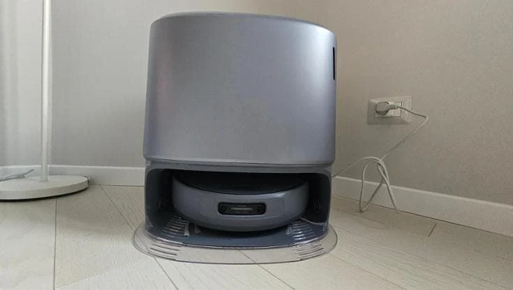Narwal Freo Z10 Ultra, la recensione: un robot per le pulizie che si muove alla grande