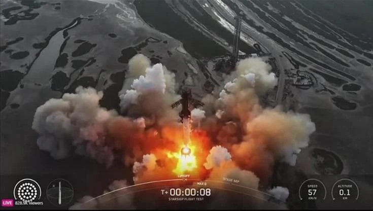 Musk testa Starship, nuovo passo verso Marte: le immagini del decimo lancio riuscito