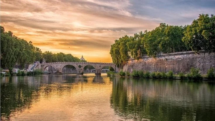 Previsioni meteo, domenica con caldo anomalo, poi vortice mediterraneo con severa fase di maltempo