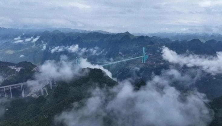 Cina, ponte da 625 metri di altezza supera il test: sarà il più alto del mondo