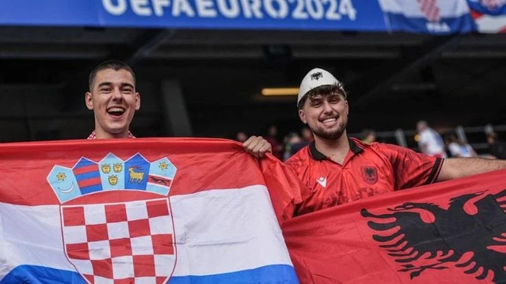La minaccia della Serbia: “Ci ritireremo da Euro 2024 se l’Uefa non punirà croati e albanesi”