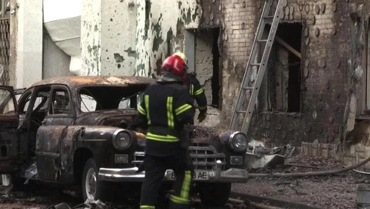Ucraina, attacco ai civili: esplosioni a Lviv, incendi a Kharkiv, sirene a Kiev. Le testimonianze