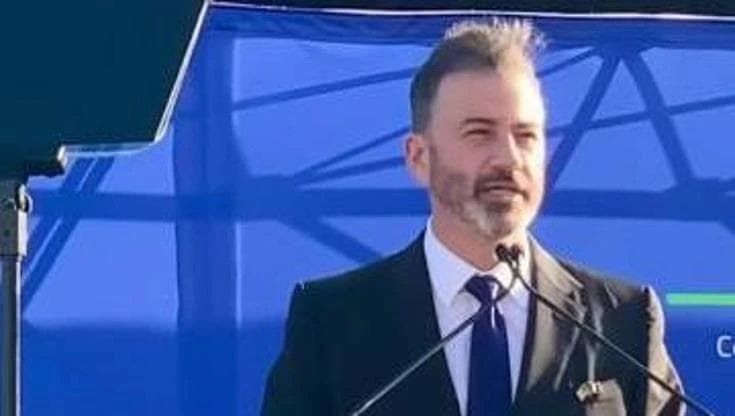 Usa, il comico Jimmy Kimmel diventa cittadino italiano e scherza sulle sue origni