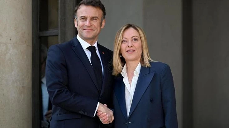 Meloni parla con Macron, un’alleanza obbligata per rispondere agli Usa