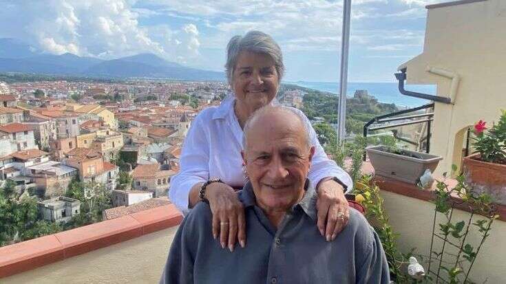 Cambio vita, coppia di pensionati americani decide di vivere in Calabria: “Siamo felici e risparmiamo 3mila dollari al mese”