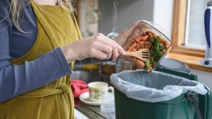 Spreco alimentare: una tassa invisibile che costa 378 euro a testa