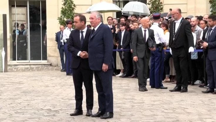 Francia: il premier incaricato Lecornu a Palazzo Matignon per il passaggio di consegne con Bayrou