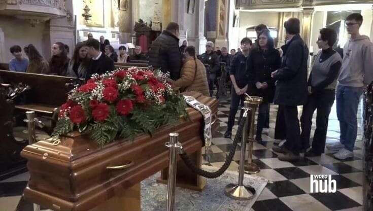 Bruno Pizzul; politici, calciatori e tante persone comuni ai funerali: gremito il duomo di Cormons