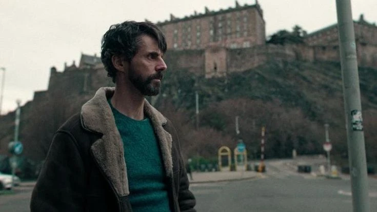 “Dept. Q” la sezione sui casi irrisolti con Matthew Goode avrà una seconda stagione