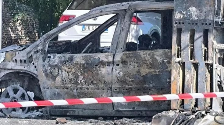 La strage dei braccianti pakistani, uccisi in auto e poi dati alle fiamme. Fermate due persone