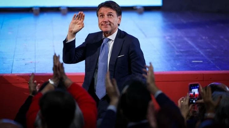 Sondaggi politici, ancora giù M5S. Testa a testa tra Forza Italia e Lega