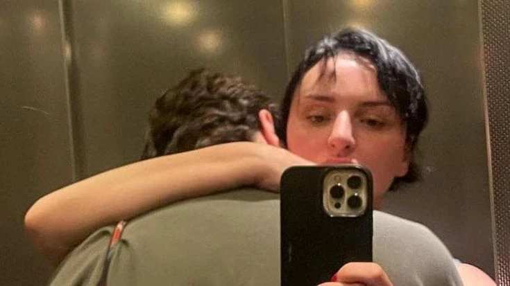 Arisa pubblica le prime foto insieme al nuovo fidanzato Walter Ricci: “La felicità esiste!”