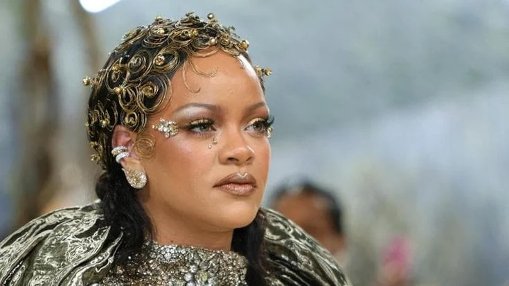 Rihanna recluta la figlia di Musk per la campagna del suo brand