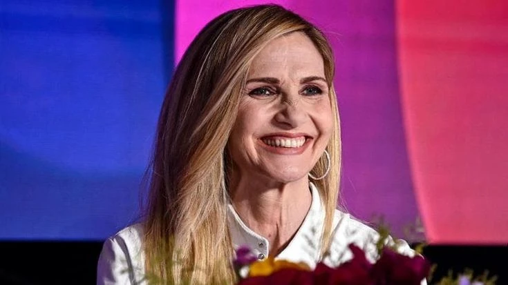 Lorella Cuccarini fa 60. I figli, il successo, e quel no alla Dc