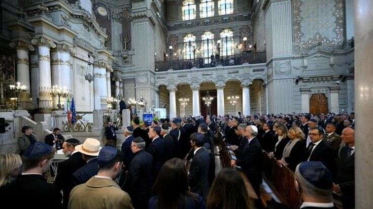 Celebrazione al Tempio maggiore di Roma a un anno dal 7 ottobre. Meloni: “Israele si difenda ma rispetti il diritto umanitario”