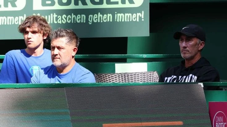 “Sinner solo nello spogliatoio 20 minuti, poi abbiamo pianto”. Cahill racconta il post Roland Garros