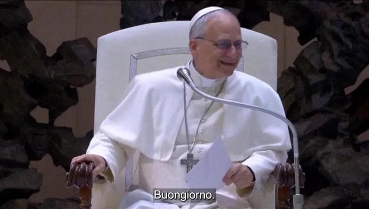 Papa Leone scherza con i giornalisti: 