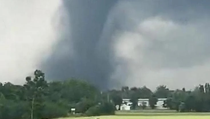 Missouri travolto dalla furia dei tornado: chiese crollate, macerie e vittime