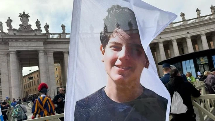 Carlo Acutis, il lungo pellegrinaggio verso la proclamazione del santo dei millenials