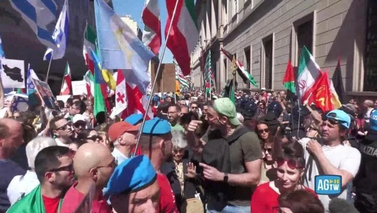 25 aprile a Milano, pro pal urlano 