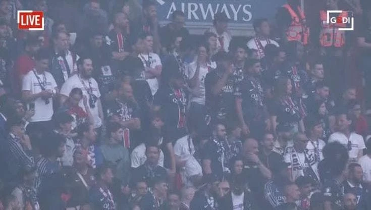 Champions, la festa del Psg si sposta al Parco dei principi: la diretta dallo stadio