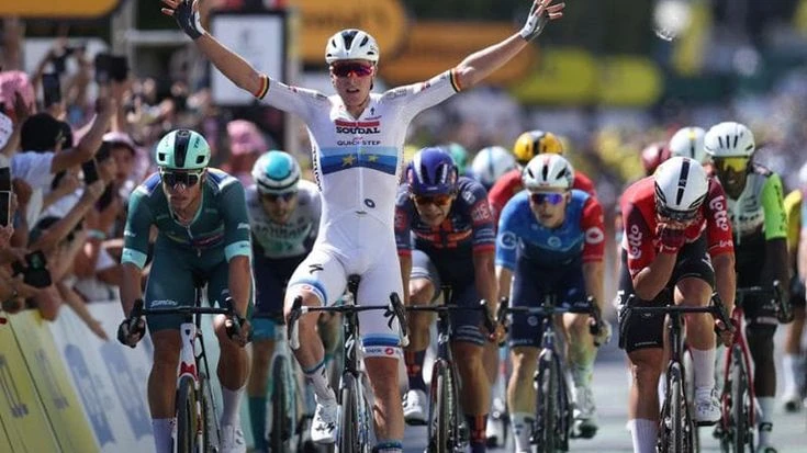 Tour, Merlier batte Milan a Chateauroux: Van der Poel in fuga per 174 km, viene ripreso ai 700 metri