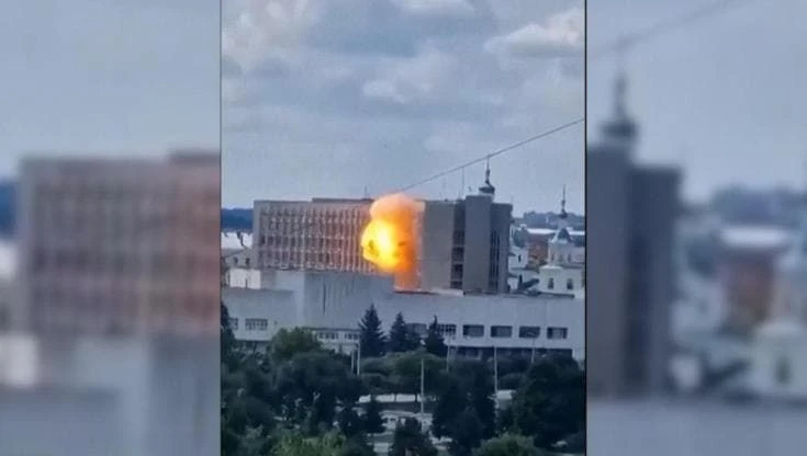 Ucraina, drone russo colpisce il centro di Sumy: il video