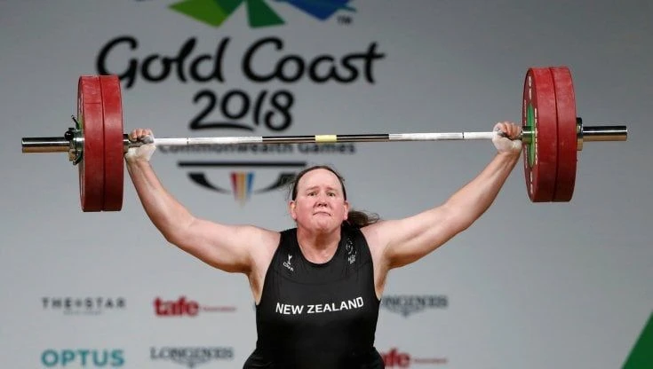 Olimpiadi di Tokyo, la prima atleta trans della storia è una sollevatrice di pesi neozelandese