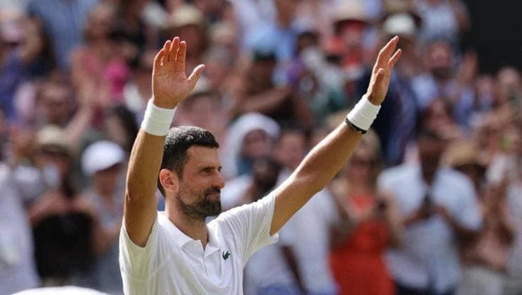 Djokovic da record: vittoria numero 106 a Wimbledon. Superato Federer