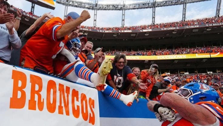 Denver e Indianapolis fanno sul serio. Giants: brutto infortunio a Skattebo